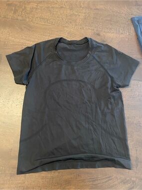 Black Short-Sleeve lululemon women’s